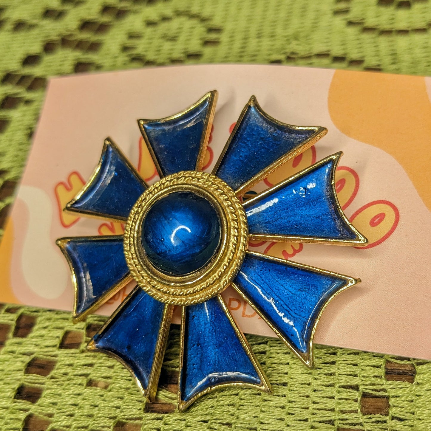 Beautiful Starburst Broach