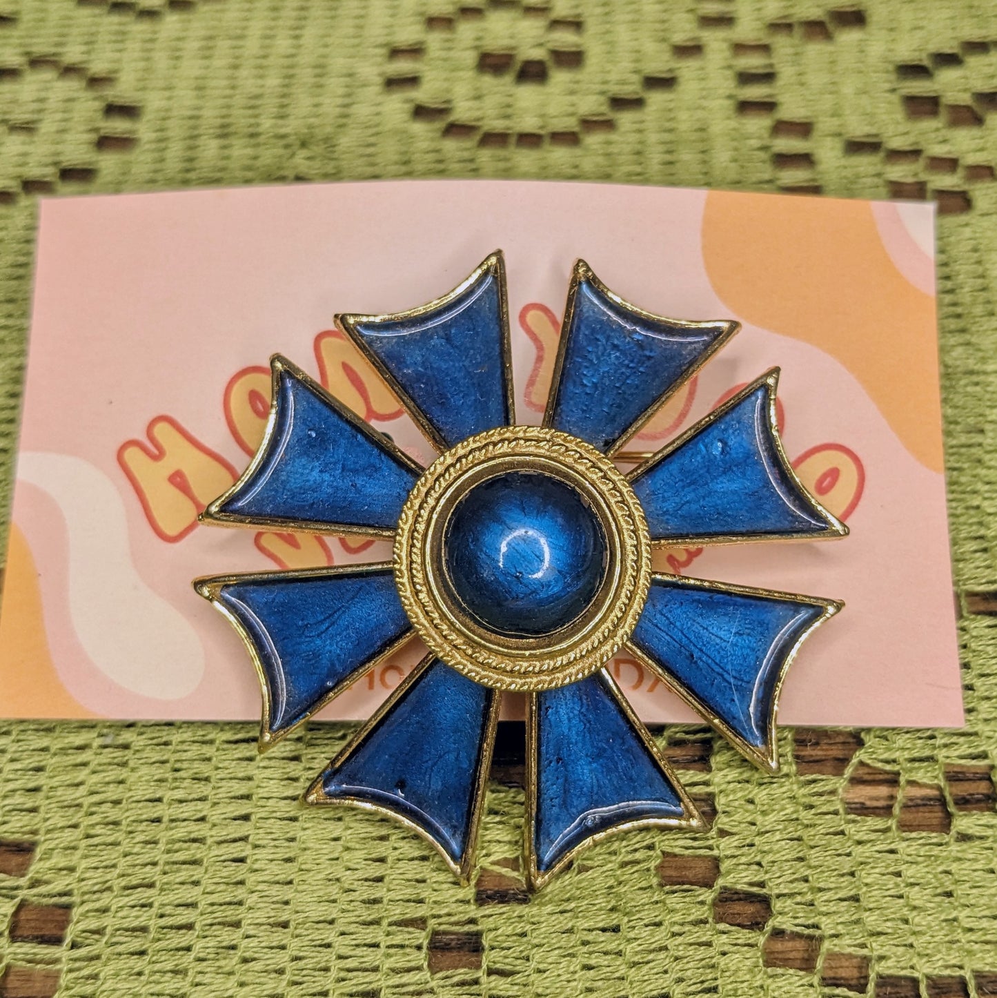 Beautiful Starburst Broach