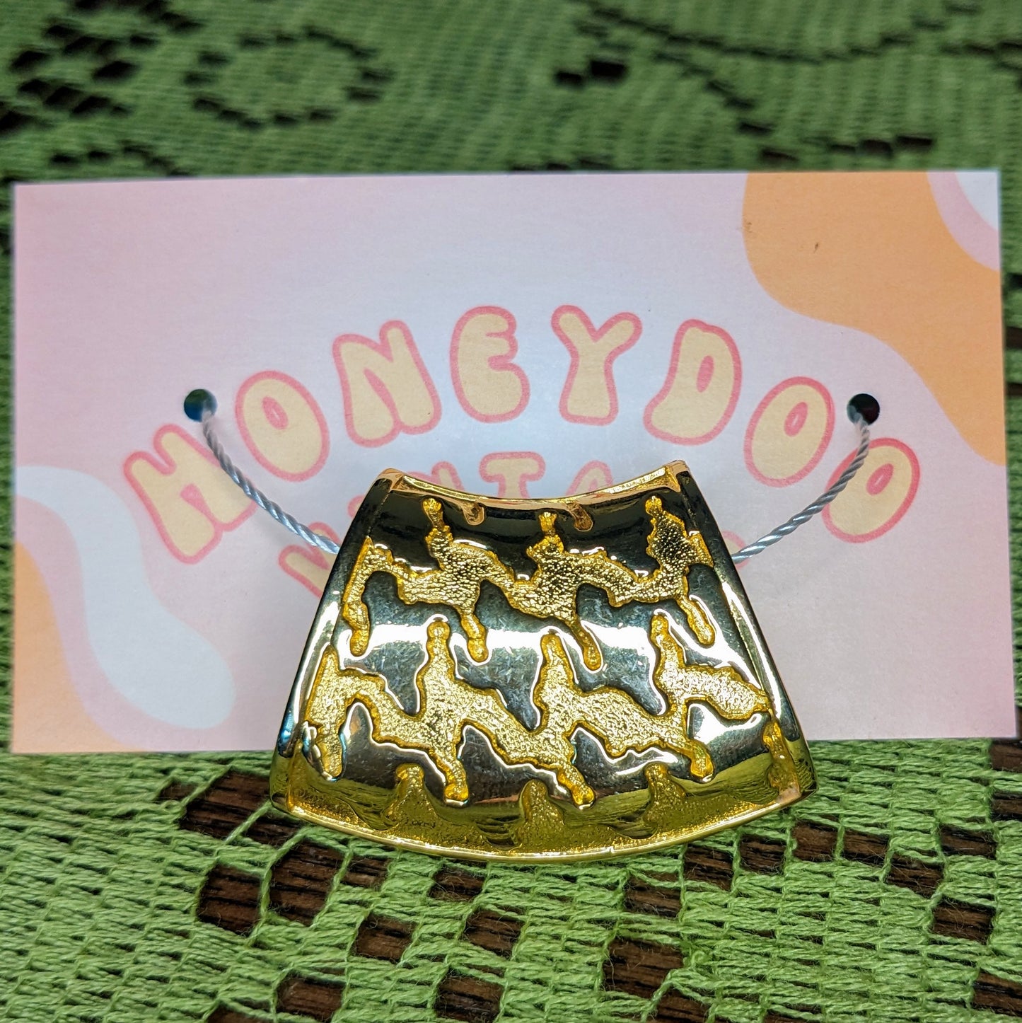 Gold Tone Houndstooth Scarf Ring